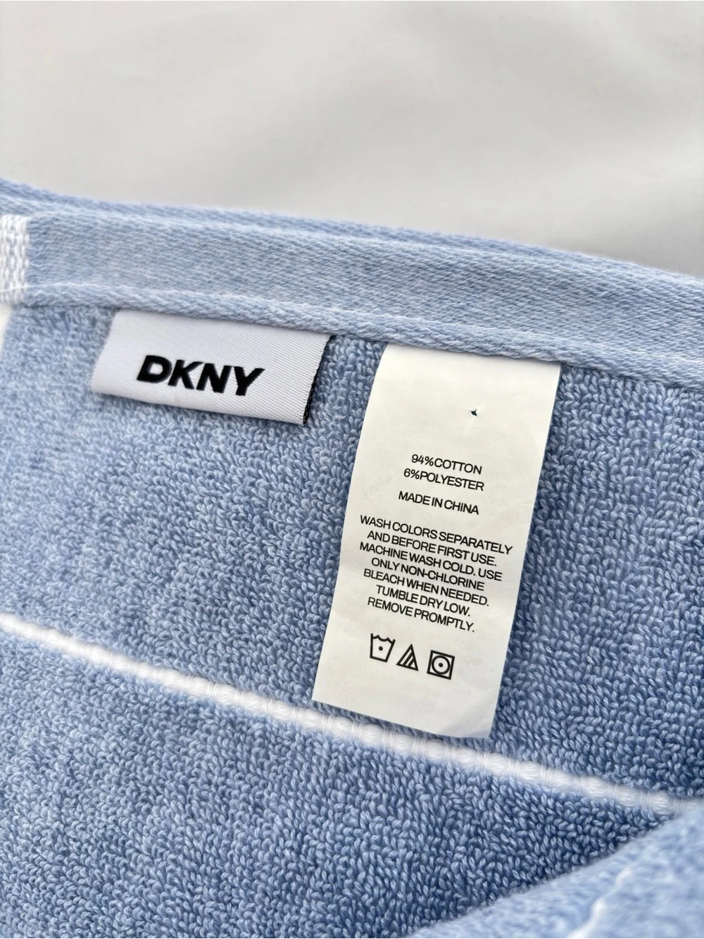 NWT DKNY Eco-Melange Set of 2 Soft Blue White Pinstripe Bath Towels